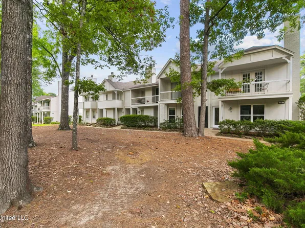 550 Post Rd APT 102, Ridgeland, MS 39157