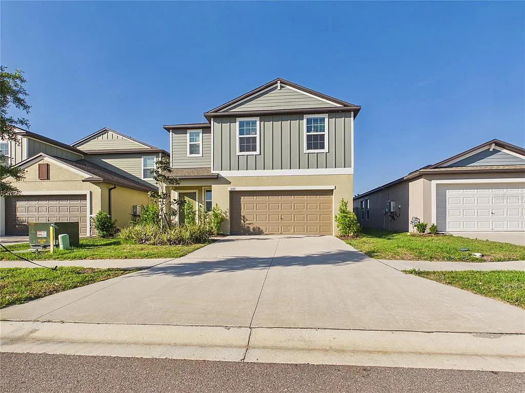 4 bed, 2.5 bath, 1870 sqft, $2,450 — Photo 1