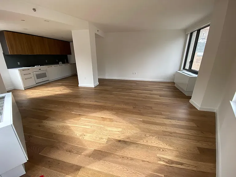 445 W 35th St #4N — Photo 3