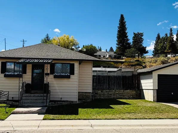 513 Cedar Ave, Kemmerer, WY 83101