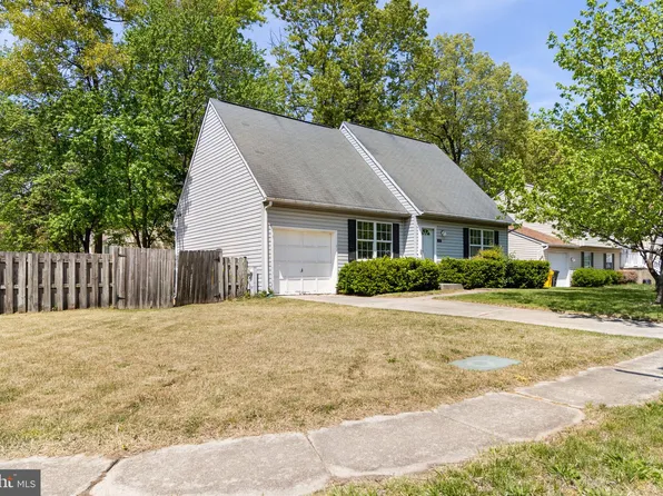 400 Pine Way Dr, Glen Burnie, MD 21060