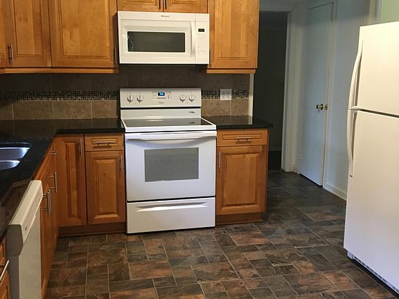 2nd image of 181 Sheppard Dr