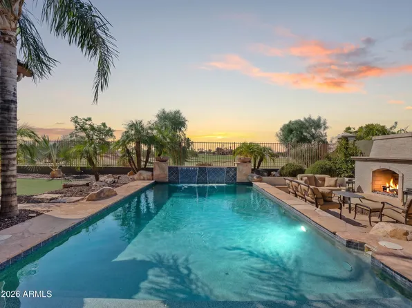 4064 E CLUBVIEW Drive, Gilbert, AZ 85298