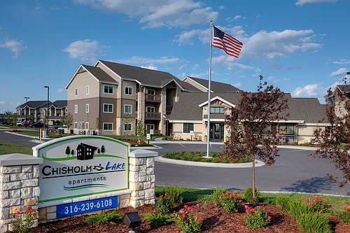 Chisholm Lake Apartments Photo 1