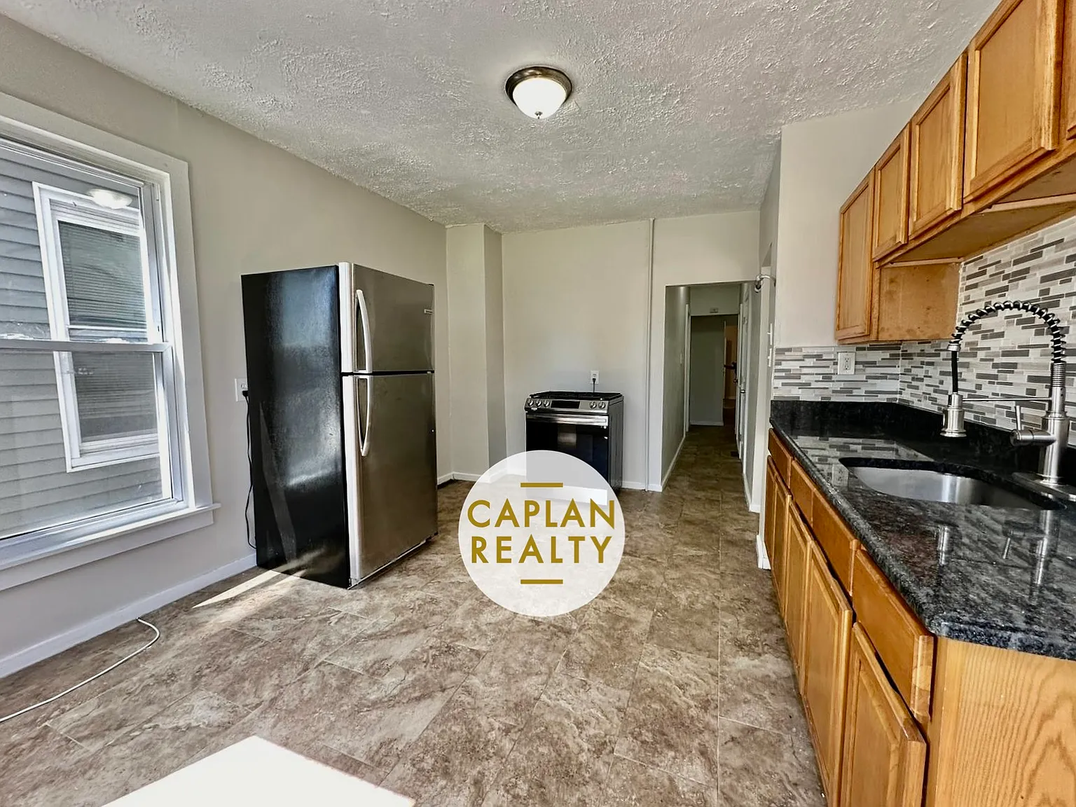 2 bed, 950 sqft, $1,695 — Photo 3