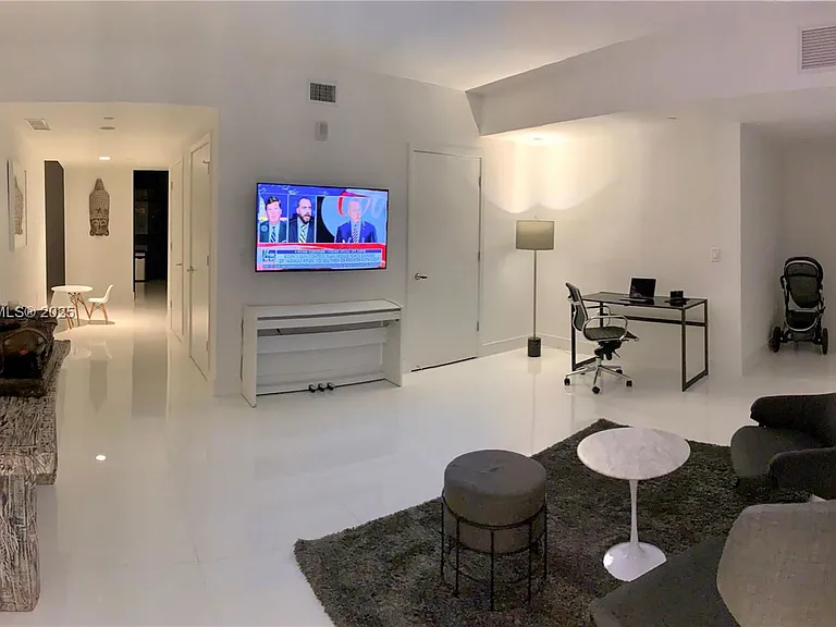 1010 Brickell Ave #4205 — Photo 10