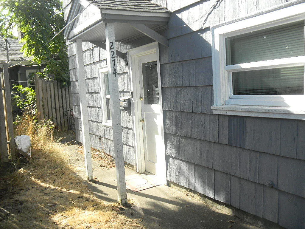 2274 Monroe Aly photo 1