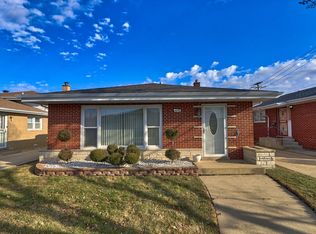 8639 S Francisco Ave, Chicago, IL 60652