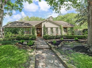 10202 Olympia Dr, Houston, TX 77042