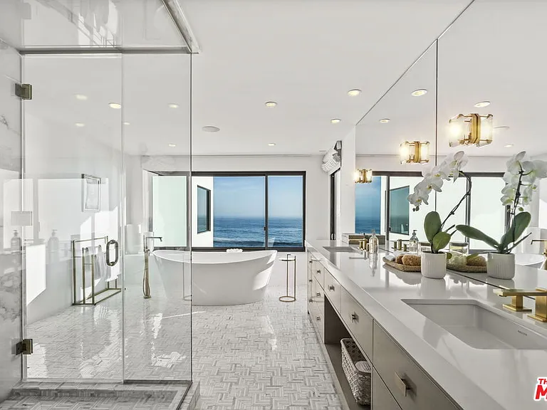 24146 Malibu Rd — Photo 14