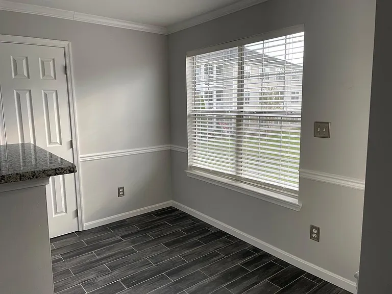 11010 Koman Cir #198-202 — Photo 11