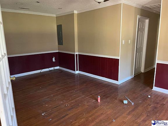 5th image of 302 Dogwood Cir
