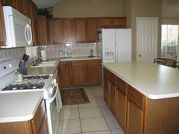 5th image of 1209 Maplewood Ct