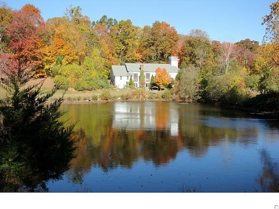 6 Church Lane - Private Entrance Apartment (Located on Left