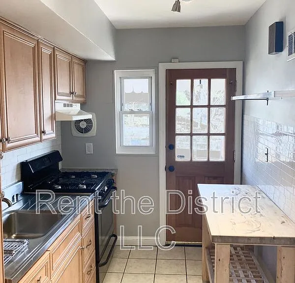 4819 8th St NE — Photo 6