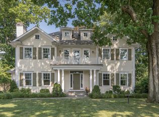 21 Watchtower Ln, Old Greenwich, CT 06870