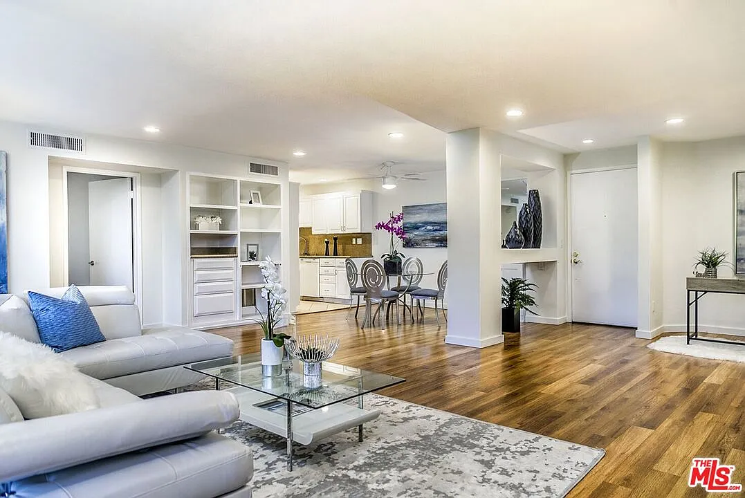 2 bed, 2.0 bath, 1438 sqft, $6,300 — Photo 2