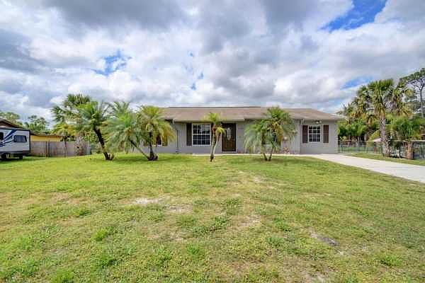 Home For Sale In Loxahatchee Groves