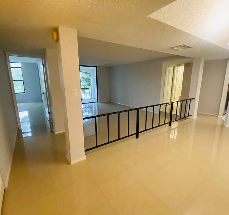 1st image of 3760 Inverrary Dr APT 2H