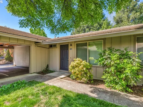 300 Shafer Ln, Jacksonville, OR 97530