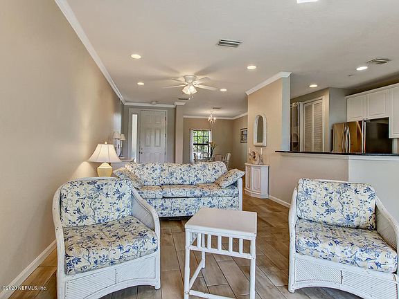 4th image of 405 La Travesia Flora St #102