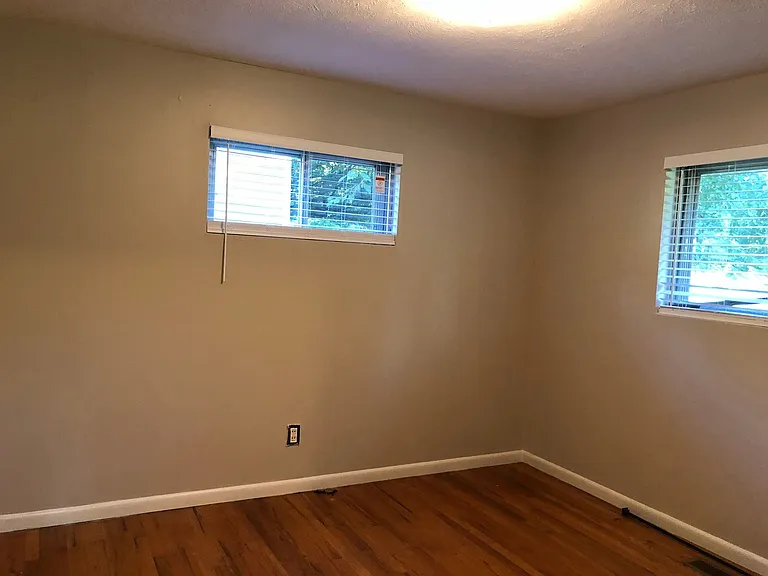 2605 Dexter Ln — Photo 14