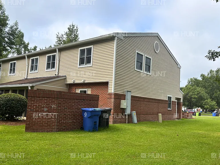 18 Northampton Dr — Photo 3