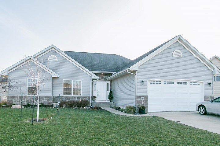 1st image of 185 Lockmoor Cir