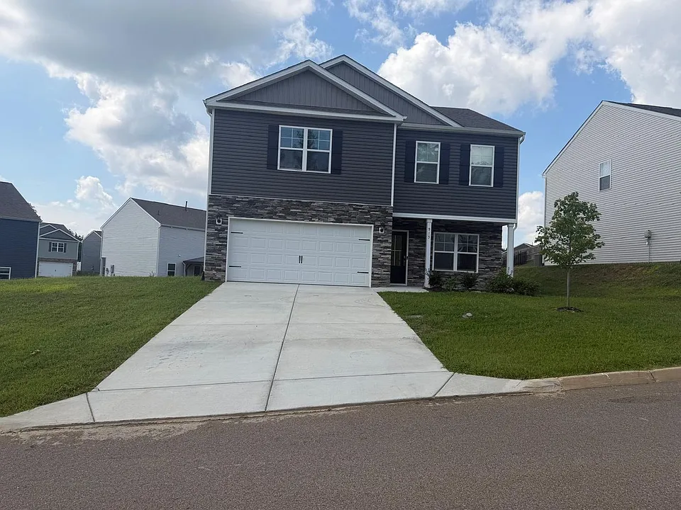 915 Utopia Ln