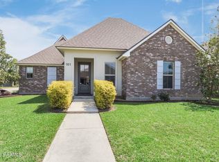 101 Copper Hill Dr, Youngsville, LA 70592