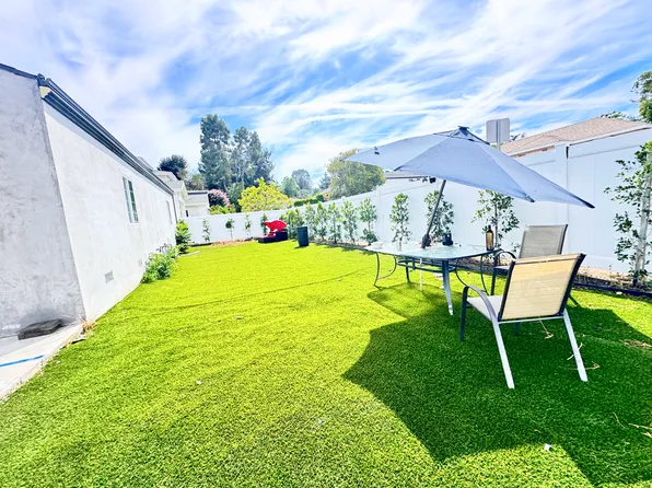 11836 Laurelwood Dr, Studio City, CA 91604