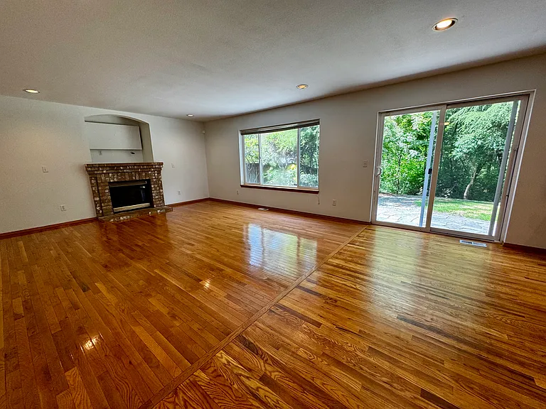 751 Bremerton Pl NE — Photo 8