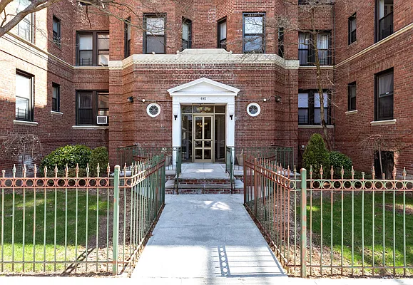 Sold by Compass | media 14