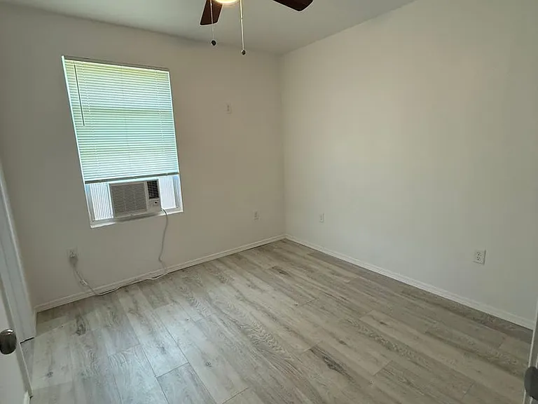1043 Monet Dr — Photo 35