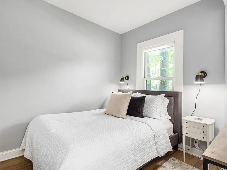 853 Summit St — Photo 18