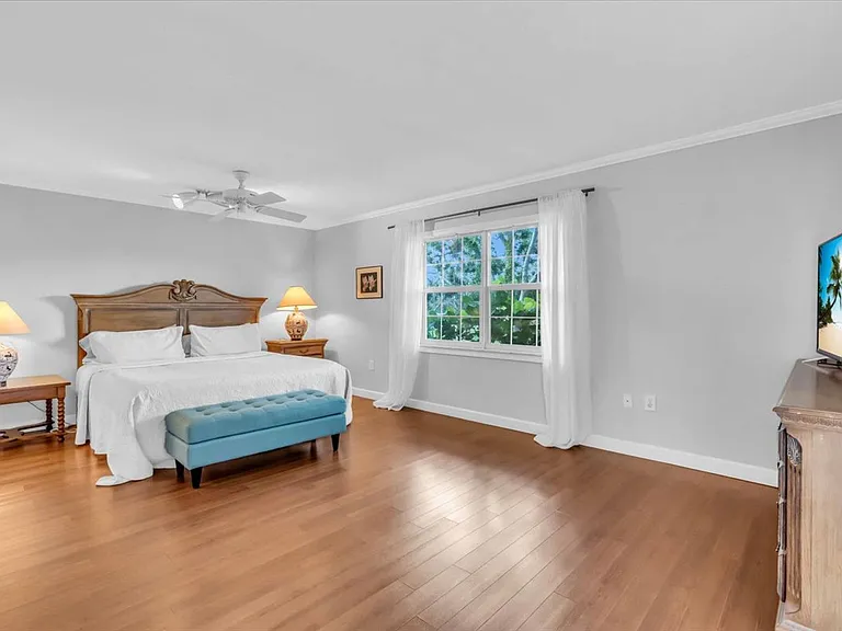 2732 Valencia Dr — Photo 26