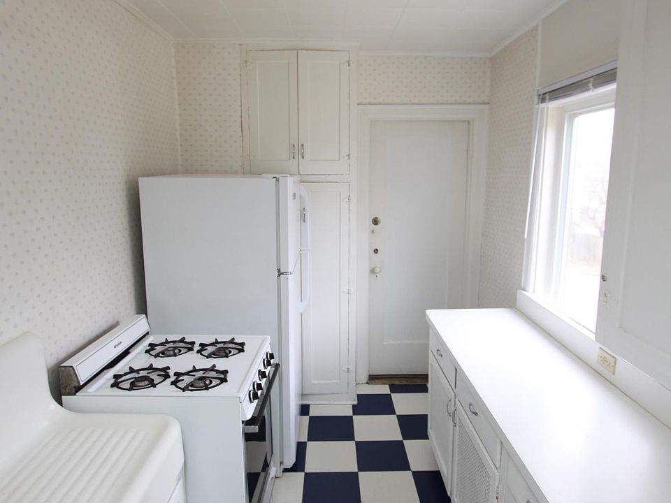 1st image of 910 Cumberland Ave APT 8
