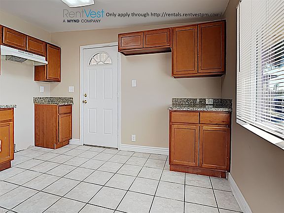 4th image of 2812 W Minnezona Ave