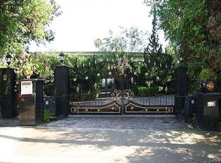 430 Robert Ln, Beverly Hills, CA 90210