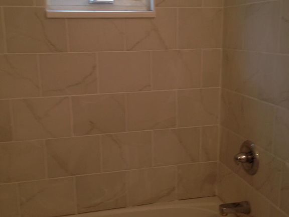 Tiled bath/shower