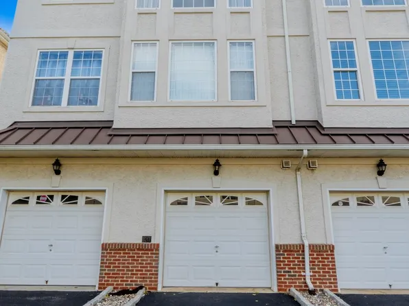 3217 Davinci Dr, Philadelphia, PA 19145