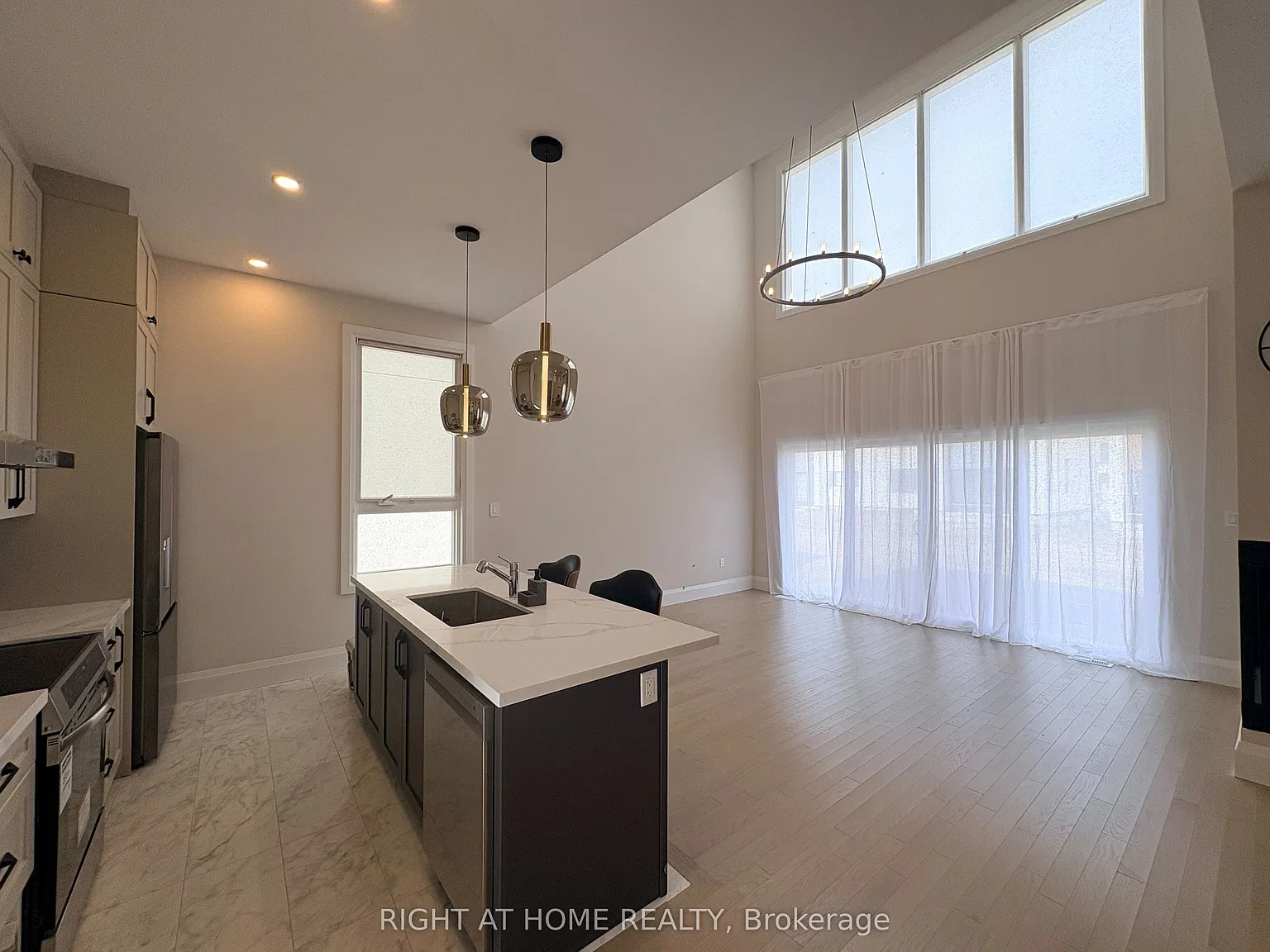 3 bed, $2,980 — Photo 4