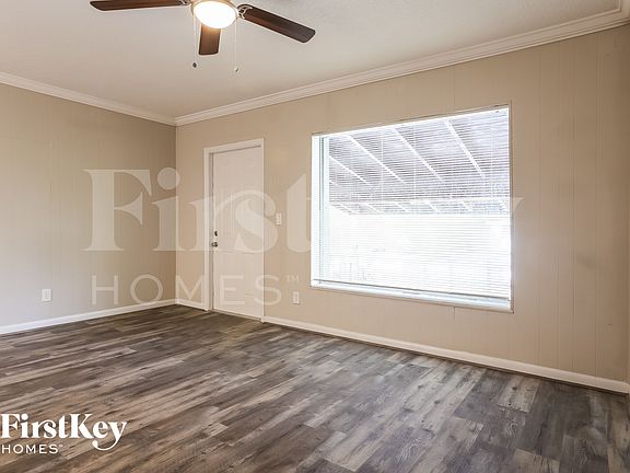 3rd image of 1078 NE 157th St