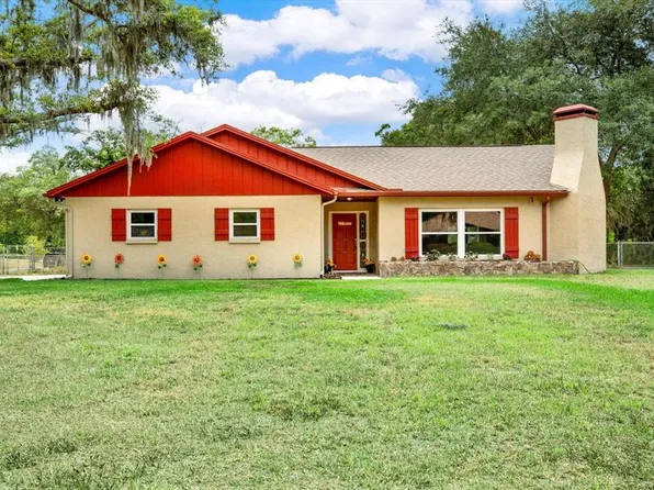 2511 Chateau Dr, Lutz, FL 33559