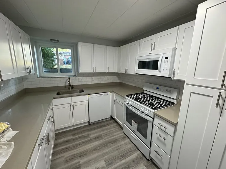 908 Erdner Ave #3 — Photo 2