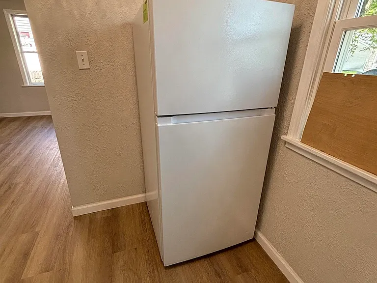 1703 N Valley Ave — Photo 67