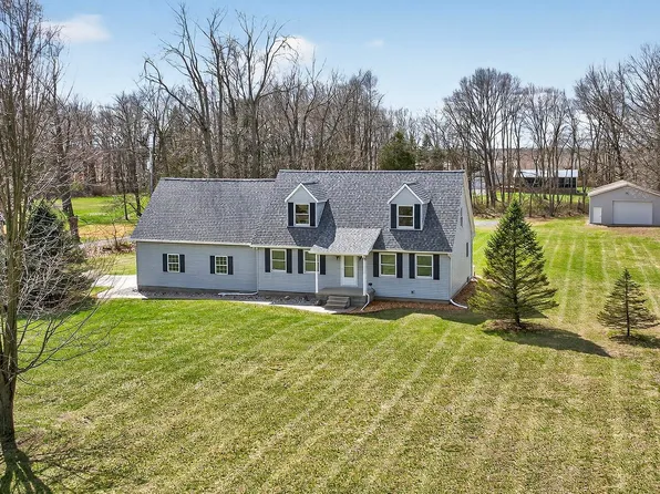 5452 Oakpoint Rd, Jackson, MI 49201