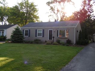 1129 Campbell Ave, Wheaton, IL 60189