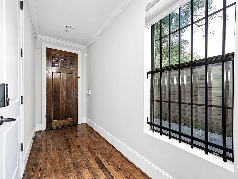 5733 Winsome Ln — Photo 26