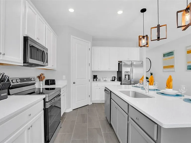 2131 Derwent Dr — Photo 41